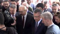 Cumhurbaşkanı Yardımcısı Fuat Oktay, esnafı ziyaret etti