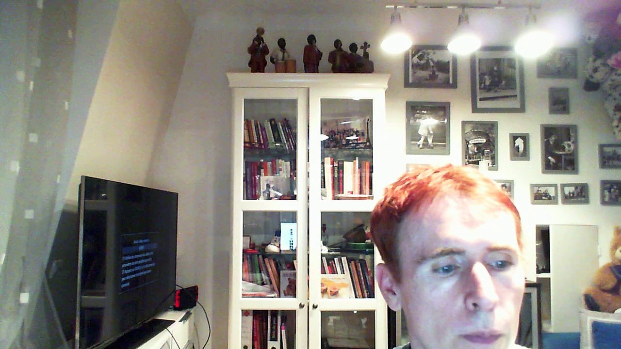 Wiwi égratigne "retour aux années folles" de Julie Bataille & Michel Salinas