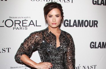 Demi Lovato wants to kiss Rihanna