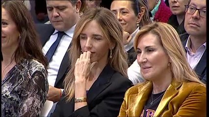 Casado: "Estoy orgulloso de presidir un partido en el que no tengo que defender a las mujeres porque os defendeis muy bien solas"