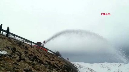 Adıyaman nemrut dağı'nda yol açma çalışmaları sürüyor