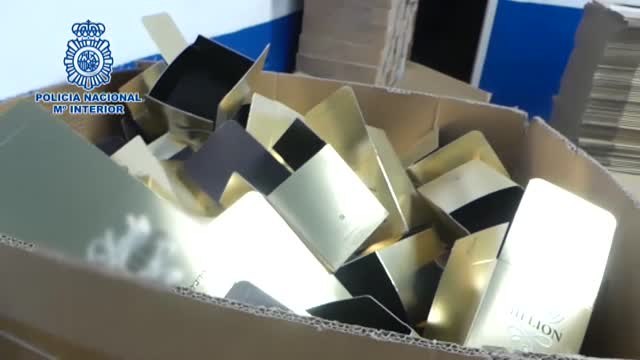 Desmantelado en Madrid el mayor laboratorio clandestino de fabricación de perfumes descubierto por la policía