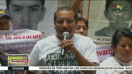 México: padres de los 43 de Ayotzinapa se reúnen con AMLO