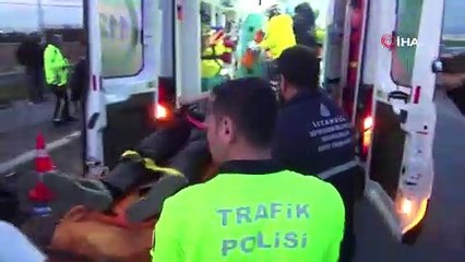 TEM Otoyolu'nda iki otomobil kafa kafaya çarpıştı: 4 yaralı