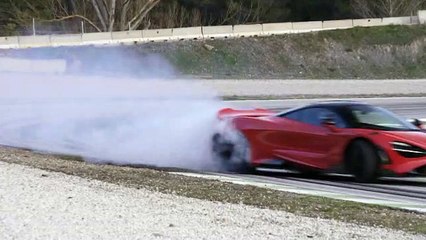 Supercar McLaren 765LT (sur piste)