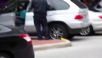 Rien ne peut arrêter cette conductrice, et surtout pas la fourrière