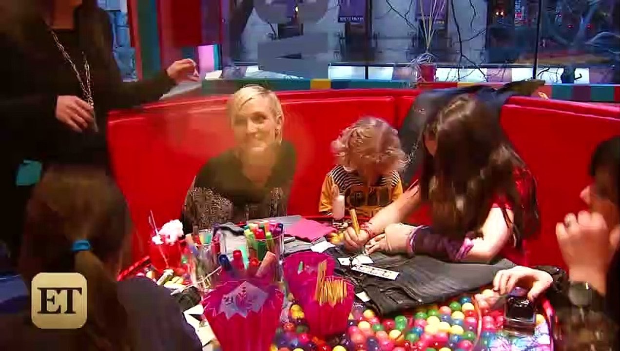 Flashback! 18-Year-Old Ashlee Simpson Teases Jessica Simpson About Becoming a Mom Someday!