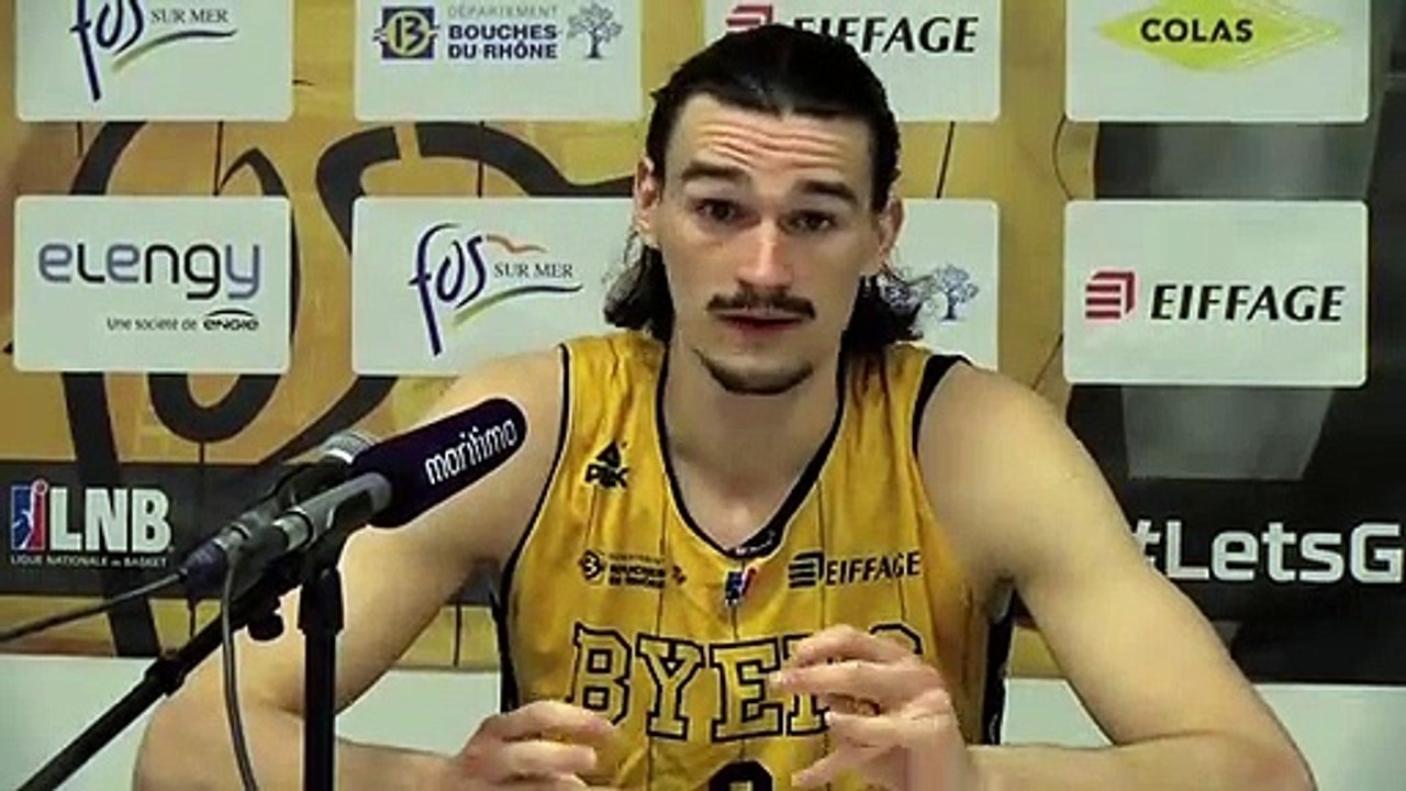 Lucas Hergott après la victoire de Fos Provence Basket contre Rouen