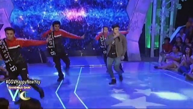 The sexy crooners Michael & Daryl sing Let Me Love You on GGV
