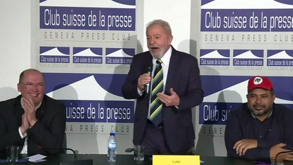Lula chama Bolsonaro de 'coisa grotesca'