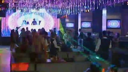 Andeng, pumarty kasama ang kanyang mga kaibigan