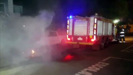 Download Video: Caminhonete S10 pega fogo no Bairro São Cristóvão; Bombeiros foram mobilizados