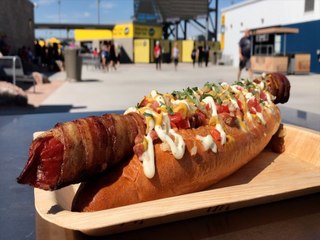 BIGGEST HOT DOG IN NASCAR! Phoenix Raceway sells 18-inch Sonoran dog - ABC15 Digital