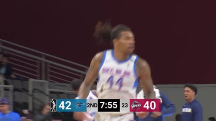 DeVaughn Akoon-Purcell slams home the alley-oop
