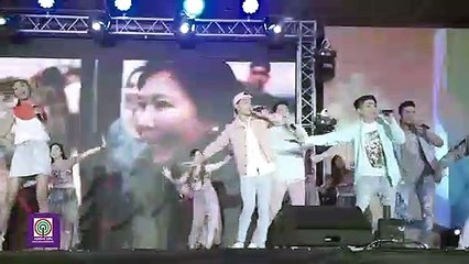 下载视频: ABS-CBN Trade Event 2017: Kapamilya stars perform Ikaw Ang Sunshine Ko Isang Pamilya Tayo