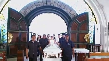 Mga nagmamahal kay Gloria, sama-samang inihatid siya sa kaniyang huling hantungan