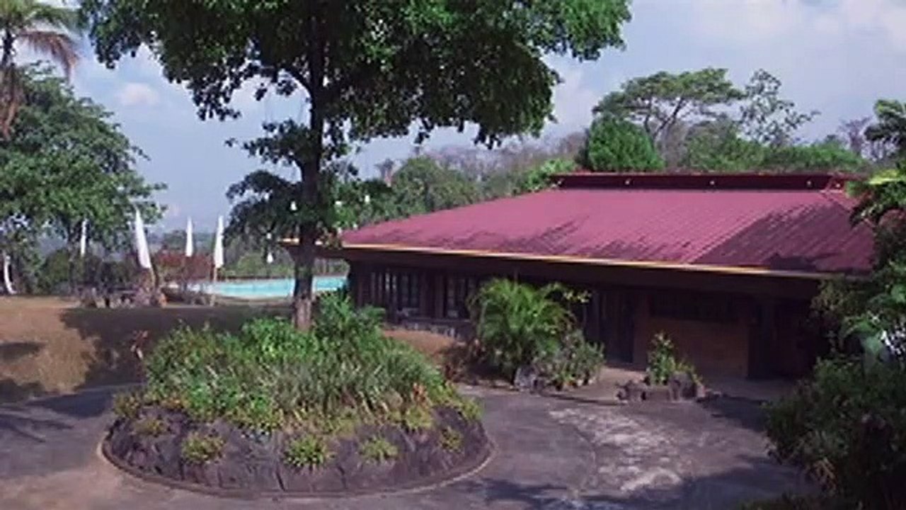 Jepoy, binalaan si Ivy sa mga nalaman ni Emilia