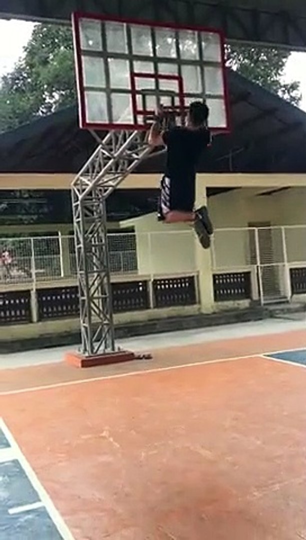 Basketball Hoop Pullups