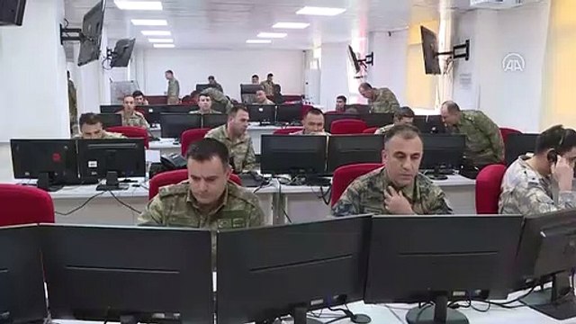 Akar, Suriye sınırının sıfır noktasındaki birliklerde incelemelerde bulundu