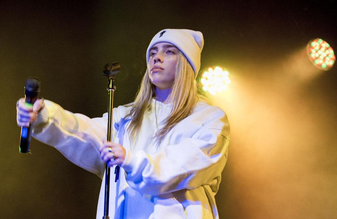 Billie Eilish delivers body shaming message at Miami concert