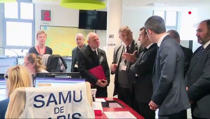 Covid-19  : Emmanuel Macron sur le terrain malgré l'épidémie