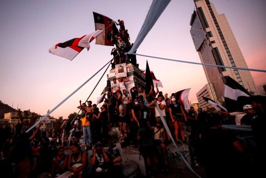 Şili'de hükümet karşıtı protestolar yeniden alevlendi