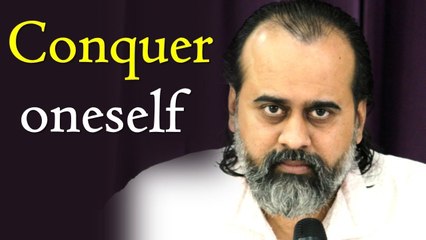 What is it to conquer oneself? || Acharya Prashant (2017)