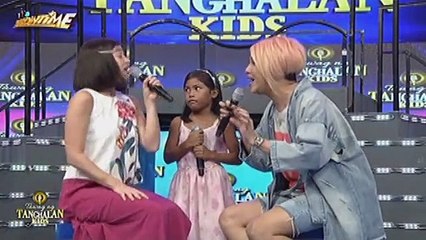 Vice Ganda, tinuruan si Nadine sa tamang pagkanta ng ‘Isang Lahi’