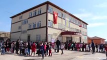 Ankara'dan gönderilen mektuplar depremzede çocuklara moral oldu