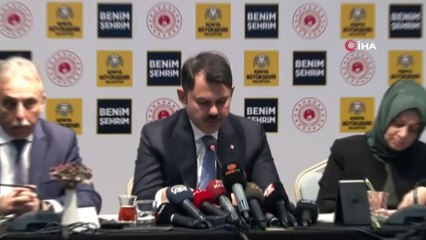 Şehit babası ayakkabıları çamurlu diye Bakan Kurum'un aracına binmemiş