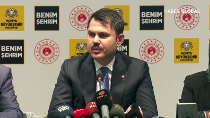 Şehit babası, 'ayakkabım çamurlu' deyip Bakan Kurum'un arabasına binmemiş