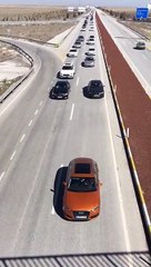 "Binlerce araçlık konvoy karşıladı" denen Davutoğlu bakın kaç otomobille geldi