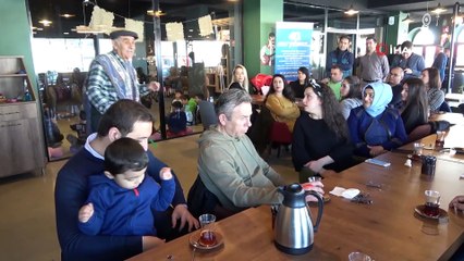 ‘Masalcı Dede’ Anadolu’yu diyar diyar geziyor