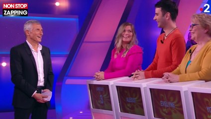 Tout le monde veut prendre sa place : le chat de ce candidat lui fait la misère ! (Vidéo)