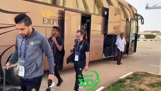 النصر يصل ملعب المباراة دون وجود هداف الدوري عبدالرزاق حمدالله الفيصلي النصر النصر الفيصلي @Majeed Taleb