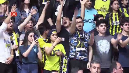 Fenerbahçe Öznur Kablo kupasını aldı