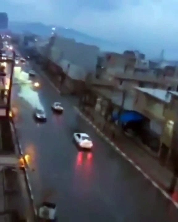 Quand la foudre tombe sur ta  voiture... Pas de chance