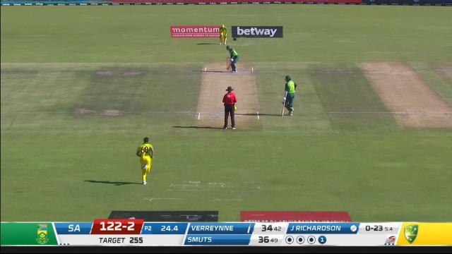 Verreynne hits back-to-back sixes en route to half-century