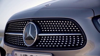 La Mercedes Classe E Berline actualisée affiche un design plus dynamique