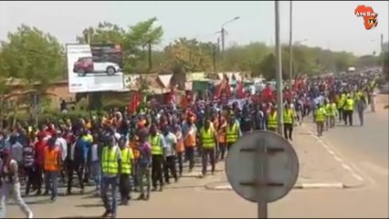 Forte mobilisation des travailleurs. Une vidéo depuis le rond-point de la bataille du rail.