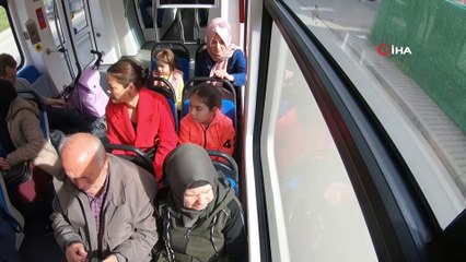Tramvayda ‘kadına şiddet’ sosyal deneyi duygusal anlar yaşattı