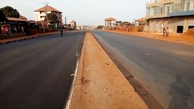 Manifs du FNDC : boutiques et magasins fermés sur l'axe Sonfonia-Cimenterie