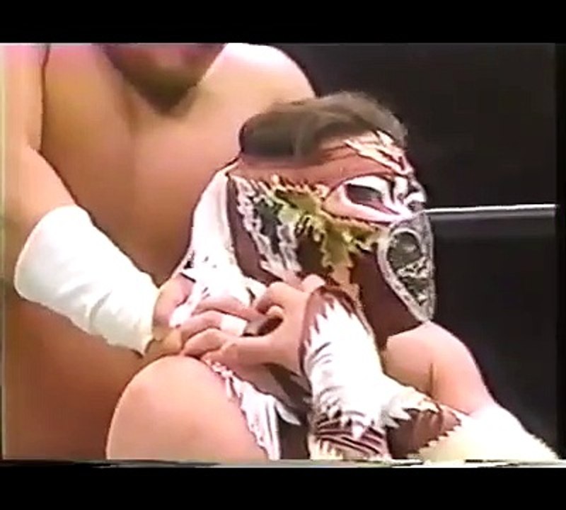 Jinsei Shinzaki vs. Hayabusa (10-10-96)