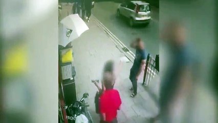 [CCTV tape] Handbag thief gets sacked by Fearless
