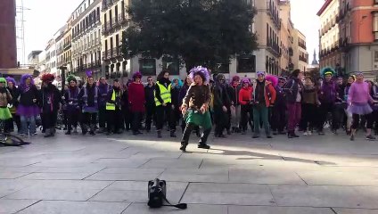 Cánticos feministas en Callao por el 8M