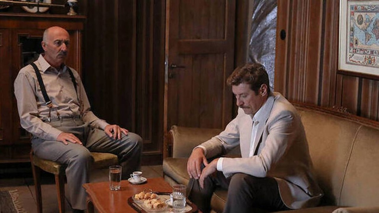 Άγριες Μέλισσες: Ο Κυπραίος δίνει spoiler Και ε...