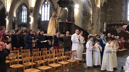 La foule à la messe contre l’épidémie de coronavirus