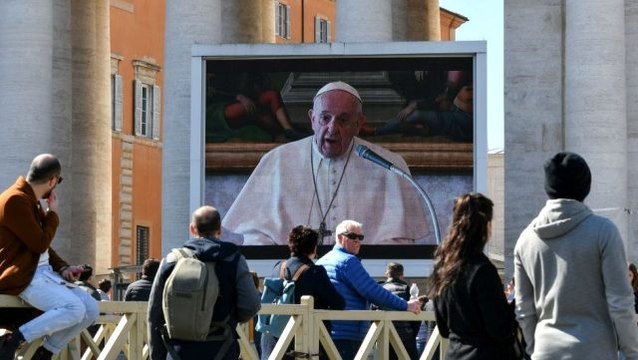 Vatikan'da koronavirüs tedbiri! Pazar duası ilk kez canlı bağlantı ile yapıldı