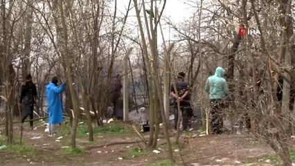 Mülteciler Yunan güvenlik güçlerinin sert müdahalelerine direniyor