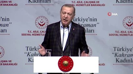Cumhurbaşkanı Erdoğan'dan Yunanistan'a çağrı: "Kapıları aç, Avrupa'nın diğer ülkelerine gitsinler"